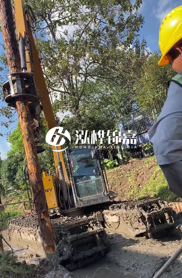 景德鎮(zhèn)河道清淤專業(yè)施工-狹窄河道挖機清理河道的方法？